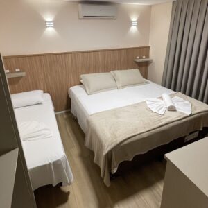 QUARTO 1 - TRIPLO La Roza (1)